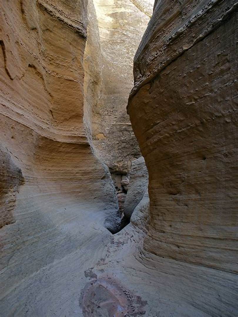 Le sentier de Wadi Mudhluim (PT-JHT-005)